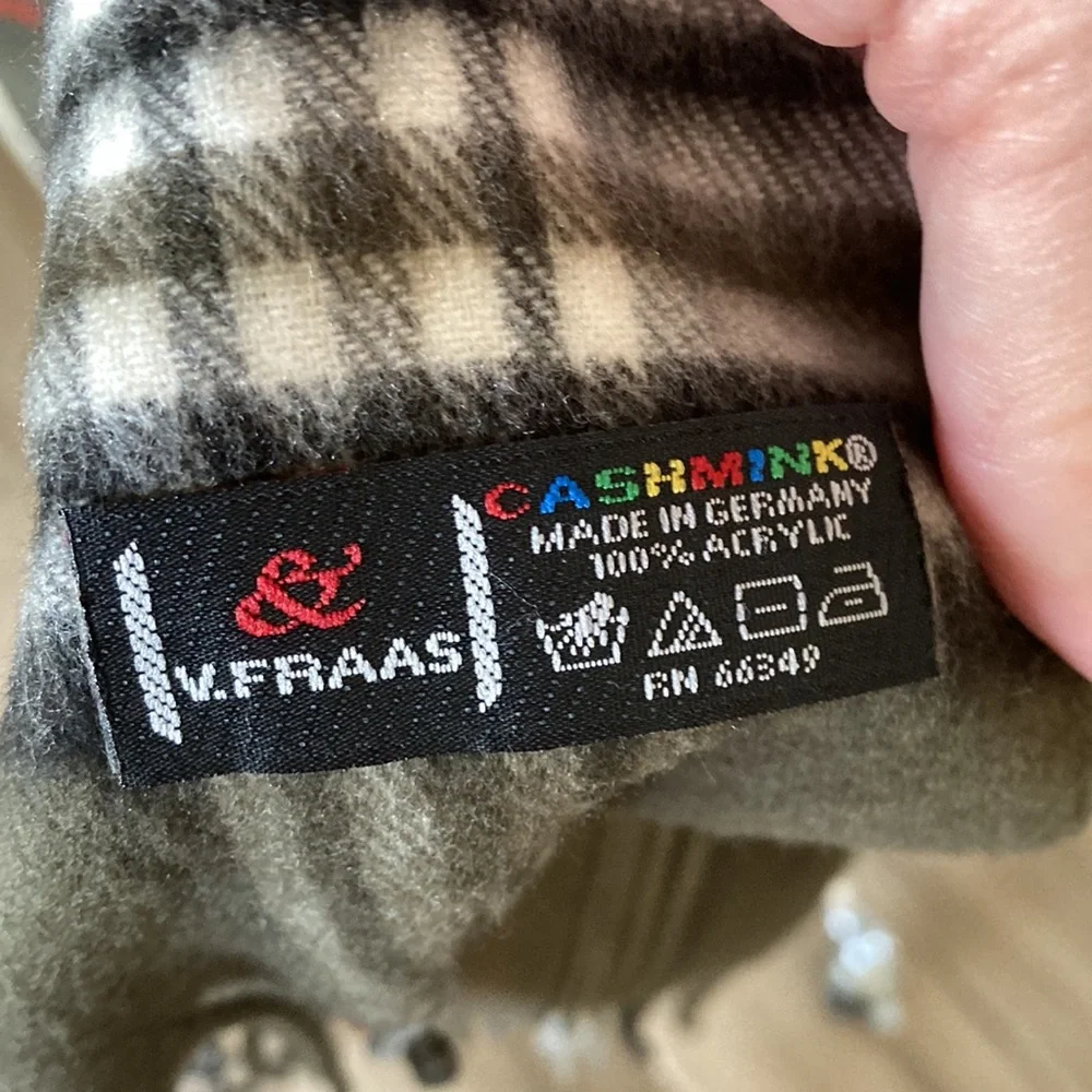 V. Fraas Cashmink scarf